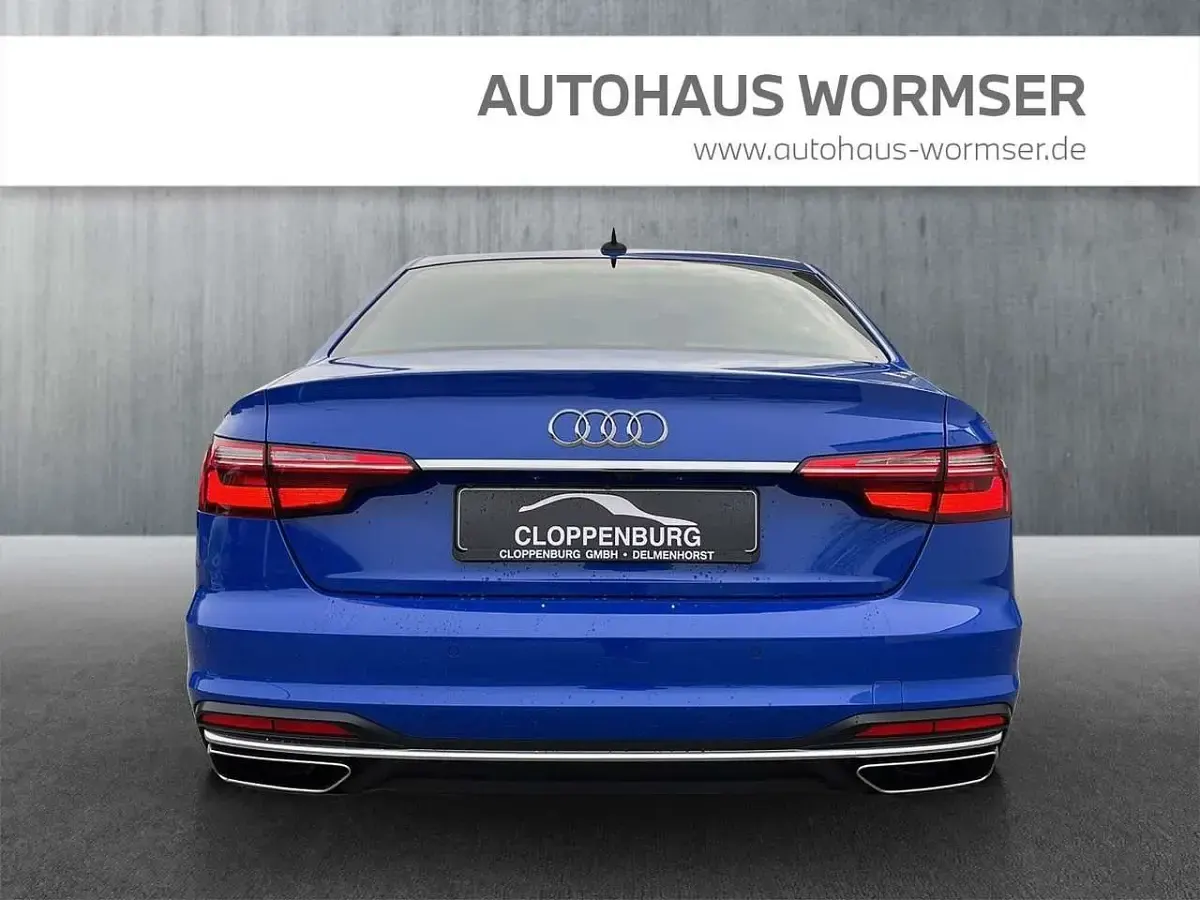 Gebraucht Audi A4 Sport 204 PS (150 kW) 2023 Blau Limousine