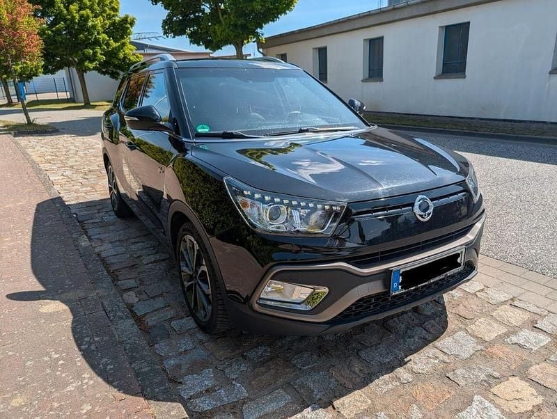 Schwarz Gebraucht 2016 Ssangyong XLV Sapphire SUV | 8.999 € (Fairer Preis) - Bild 1/4