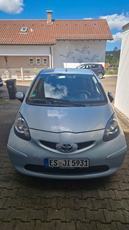 Blau Gebraucht 2005 Toyota Aygo Kleinwagen | 2.000 € (Fairer Preis) - Bild 1/4