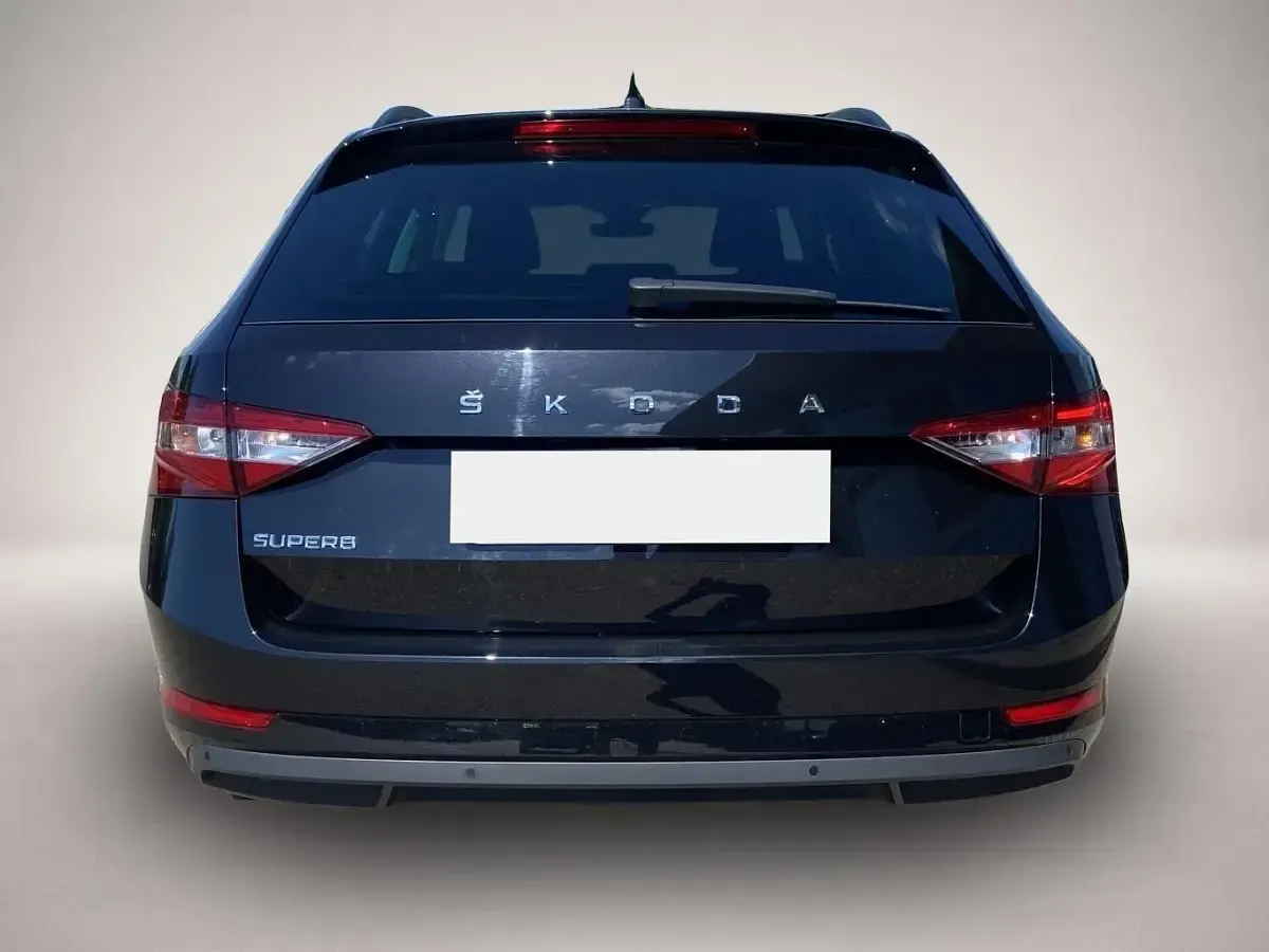 Gebraucht Skoda Superb 150 PS (110 kW) 2024 Manufacturer Kombi