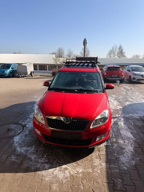 Gebraucht Skoda Roomster Plus Edition 105 PS (77 kW) 2012 Rot Van / Kleinbus