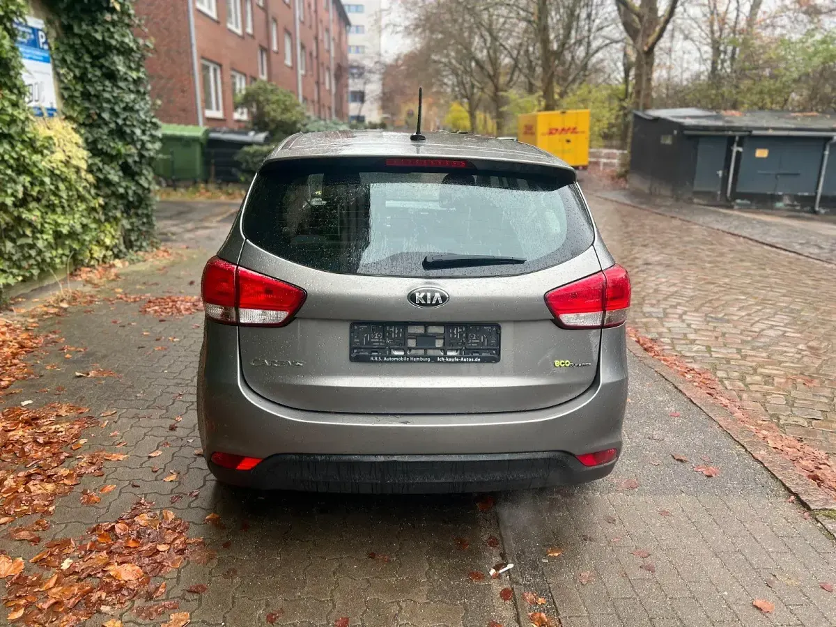 Używany Kia Carens 135 KM (99 kW) 2014 Szary Minivan