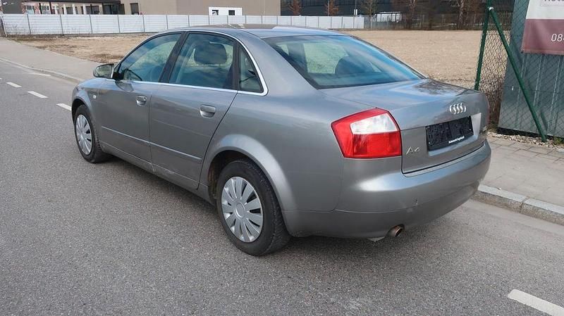 Gebraucht Audi A4 131 PS (96 kW) 2004 Silber Limousine