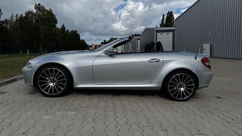 Silber Gebraucht 2007 Mercedes SLK200 Cabrio | 6.950 € (Guter Preis) - Bild 1/4