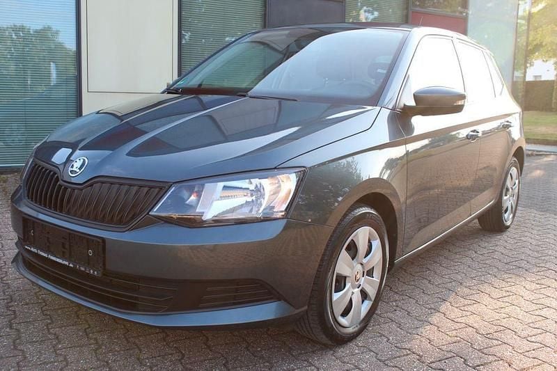 Grau Gebraucht 2018 Skoda Fabia Cool Plus Kleinwagen | 8.900 € (Fairer Preis) - Bild 1/4
