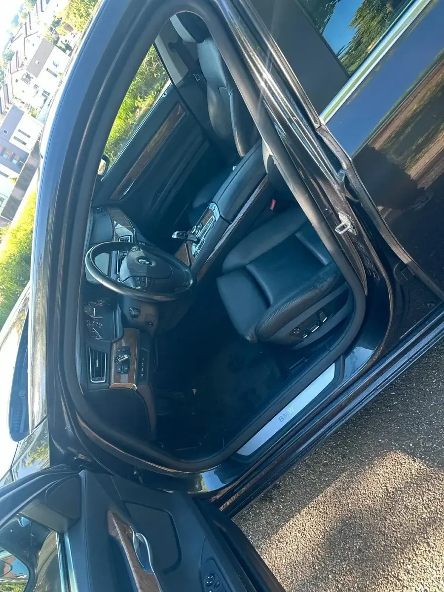 Gebraucht BMW 730 245 PS (180 kW) 2009 Schwarz Limousine