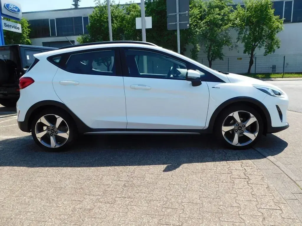 Gebraucht Ford Fiesta Active 86 PS (63 kW) 2018 Frozen white Kleinwagen
