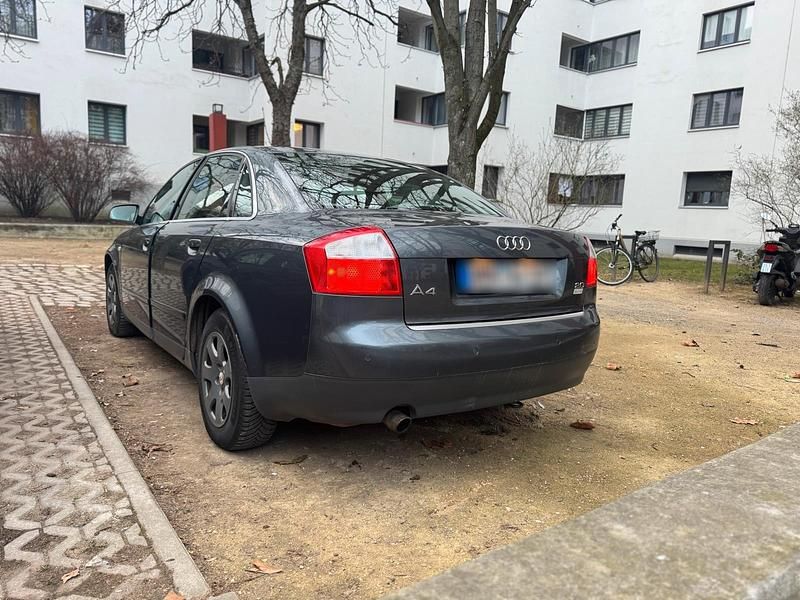 Gebraucht Audi A4 131 PS (96 kW) 2001 Grau Limousine