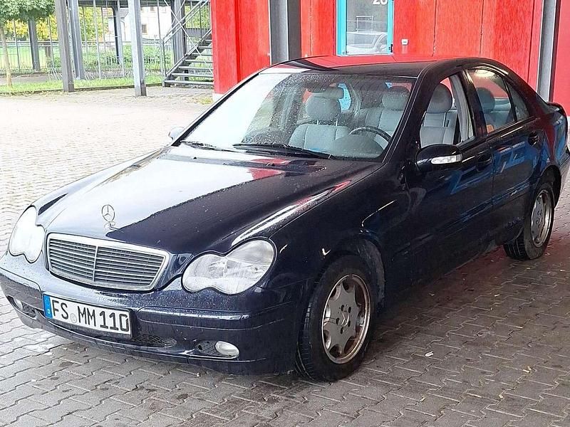 Blau Gebraucht 2002 Mercedes C180 Elegance Limousine | 1.350 € (Superpreis) - Bild 1/4
