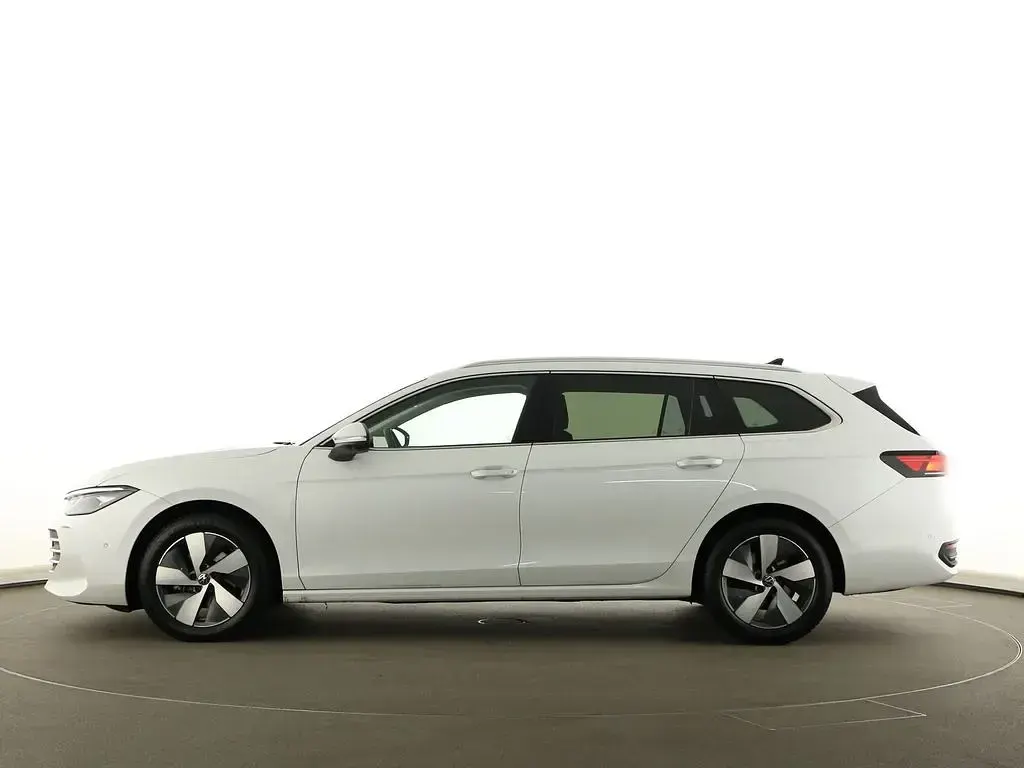 Gebraucht VW Passat Business 150 PS (110 kW) 2025 Oryxweiß perlmutteffekt Kombi