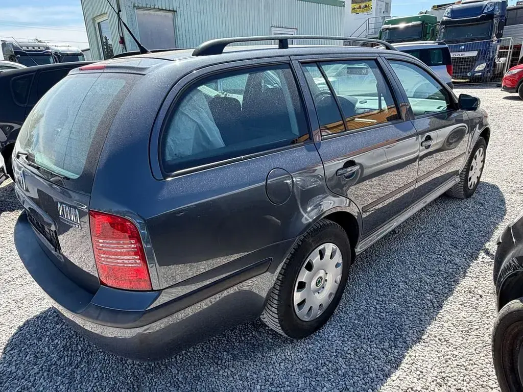 Usata Skoda Octavia Tour 102 CV (75 kW) 2009 Grigio Station wagon