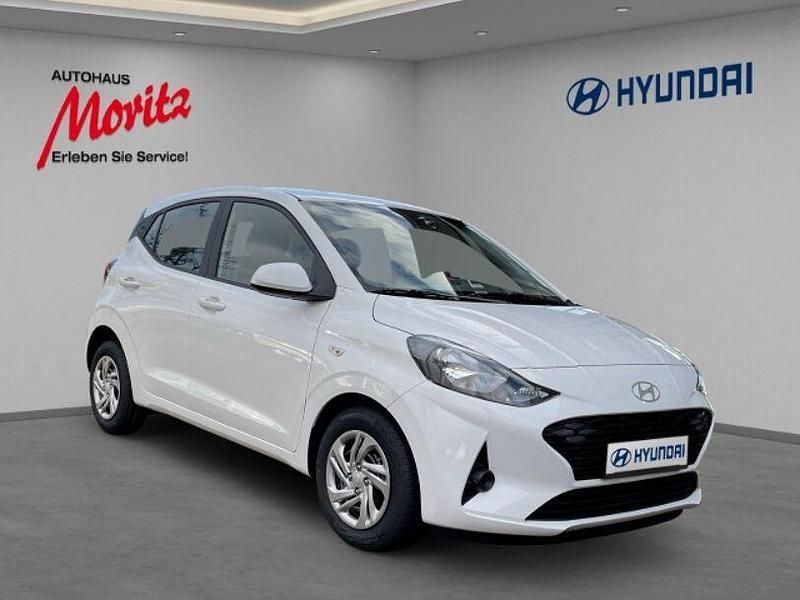 Gebraucht Hyundai i10 Select 63 PS (46 kW) 2024 Atlas white Kleinwagen