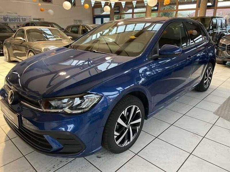 Reef blue metallic (metallic) Gebraucht 2023 VW Polo Move Limousine | 18.500 € (Fairer Preis) - Bild 1/4