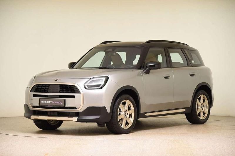 Melting silver met. Gebraucht 2024 Mini Countryman Favoured SUV | 36.480 € (Fairer Preis) - Bild 1/4
