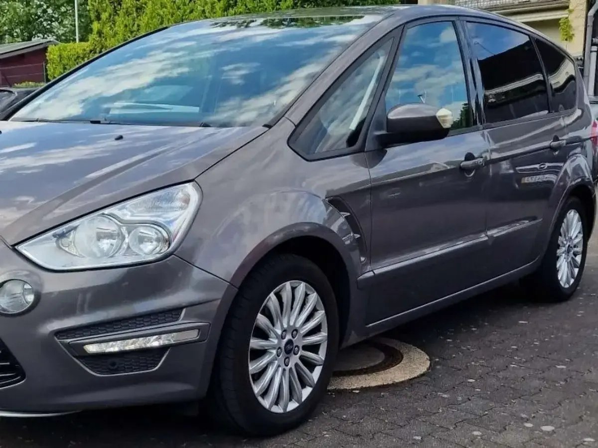 Gebraucht Ford S-MAX Trend 160 PS (117 kW) 2013 Brisbane braun (met.) Van / Kleinbus