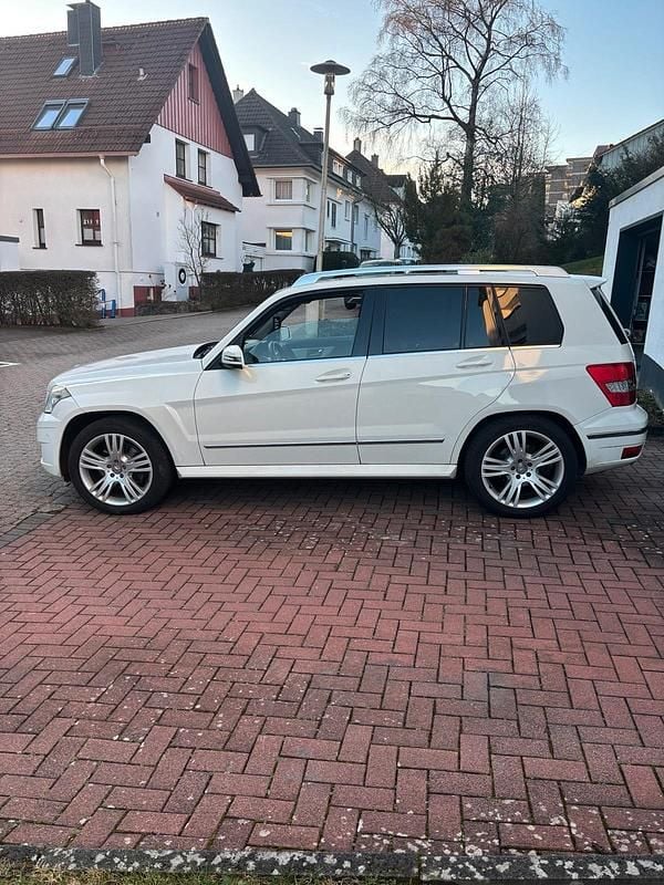 Gebraucht Mercedes GLK320 224 PS (164 kW) 2009 Weiß SUV