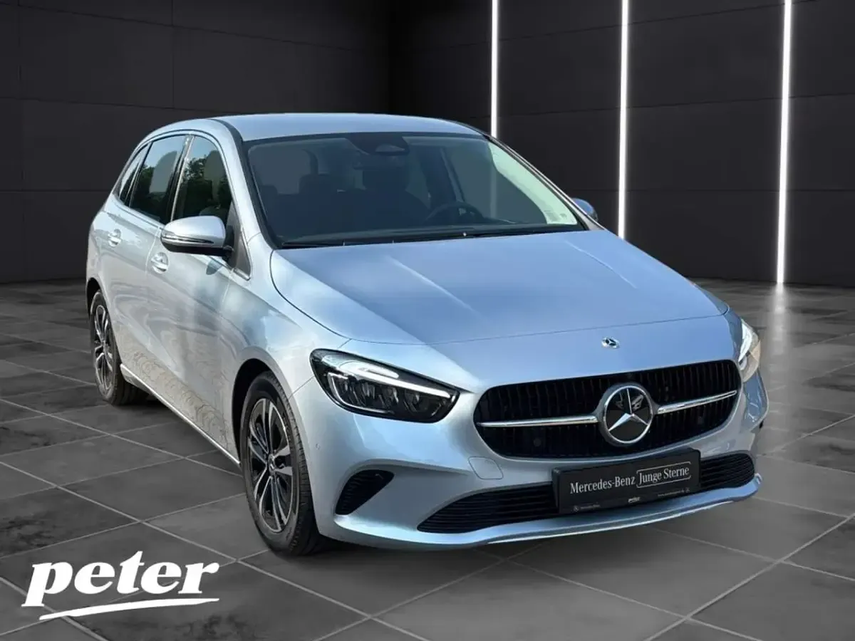 Gebraucht Mercedes B180 Progressive 136 PS (100 kW) 2025 Silber Kleinwagen