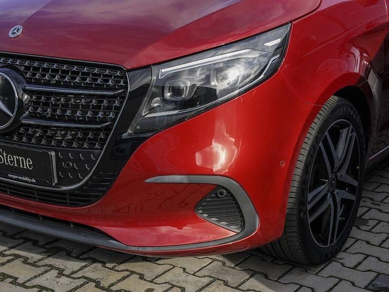 Gebraucht Mercedes V250 Style 190 PS (139 kW) 2024 Rot Van / Kleinbus