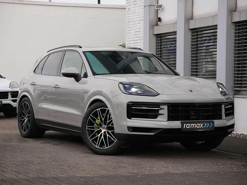 Kreide Gebraucht 2024 Porsche Cayenne SUV | 96.500 € (Superpreis) - Bild 1/4