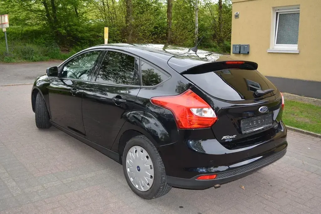 Gebraucht Ford Focus SYNC Edition 101 PS (74 kW) 2014 Schwarz Limousine
