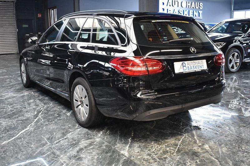 Gebraucht Mercedes C200 160 PS (117 kW) 2021 Schwarz Kombi