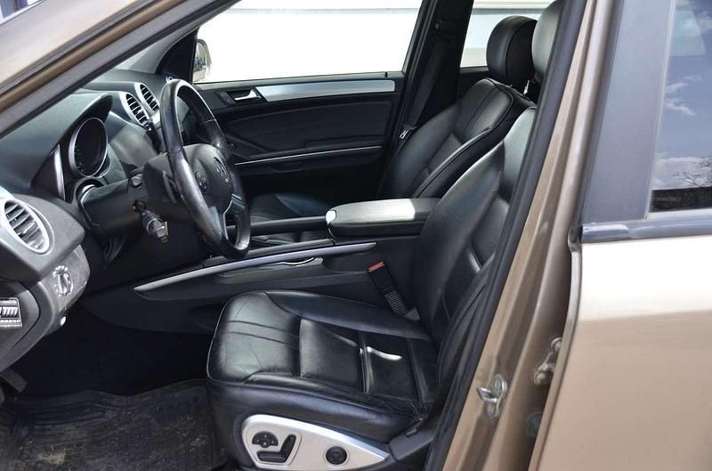 Gebraucht Mercedes ML320 224 PS (164 kW) 2009 Sanidinbeige  metalliclack SUV