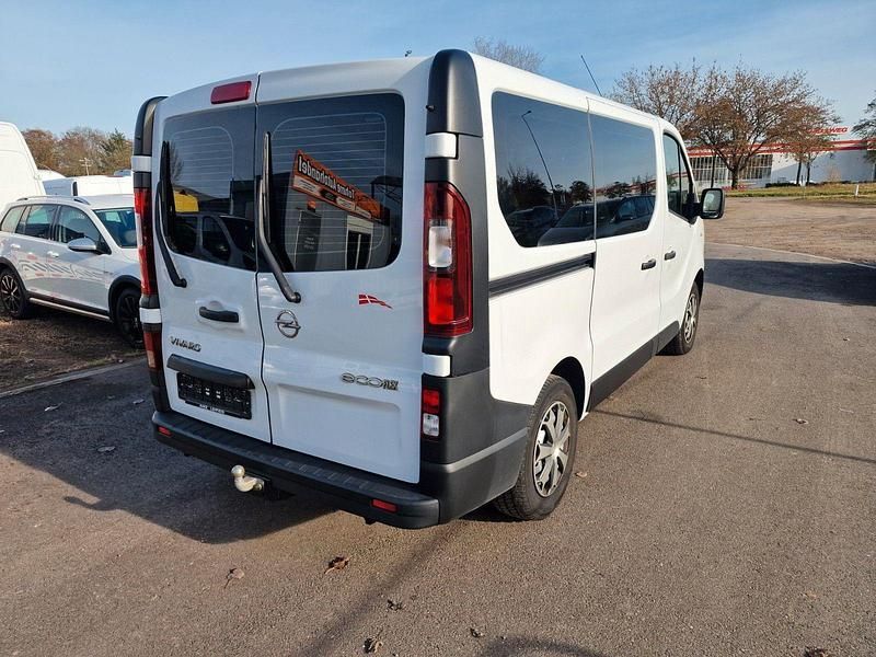 Gebraucht Opel Vivaro 95 PS (69 kW) 2016 Weiß Van / Kleinbus