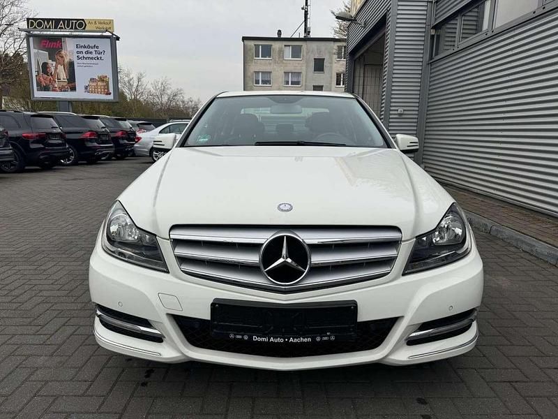 Gebraucht Mercedes C220 170 PS (125 kW) 2012 Weiß Limousine