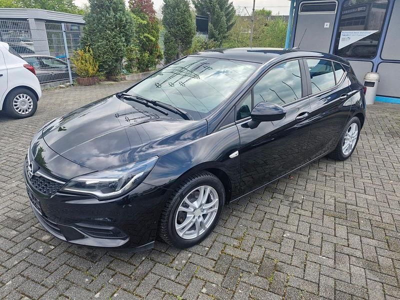 Gebraucht Opel Astra Edition 105 PS (77 kW) 2021 Schwarz Limousine