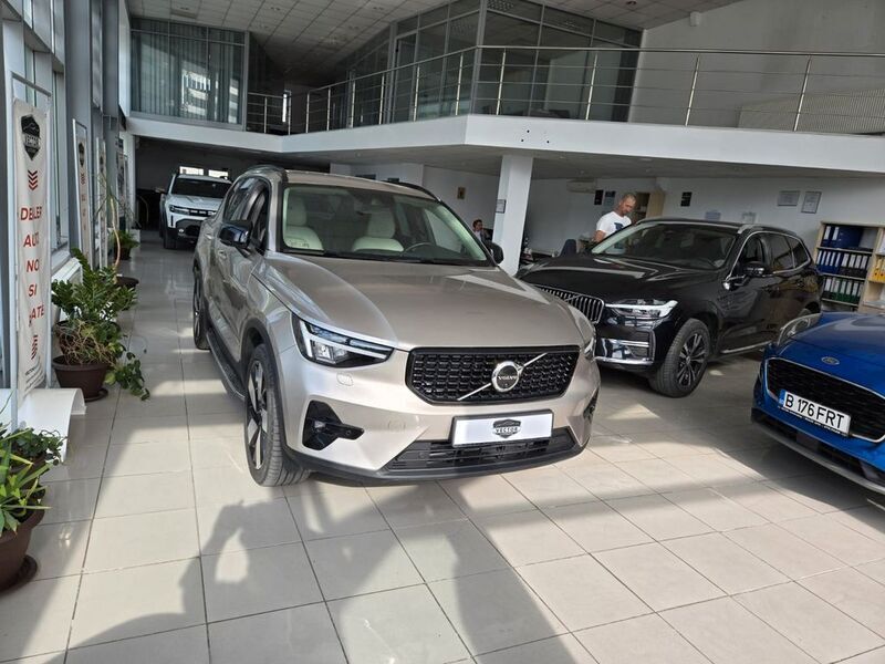 Gebraucht 2023 Volvo XC40 Plus SUV | 38.068 € (Fairer Preis) - Bild 1/4