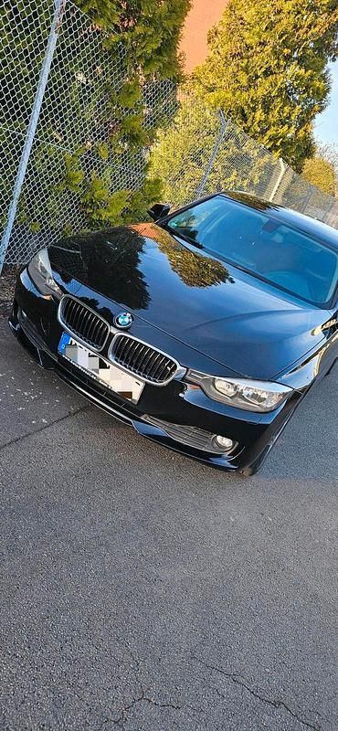 Second-hand BMW 320 185 CP (136 kW) 2012 Negru Berlinǎ