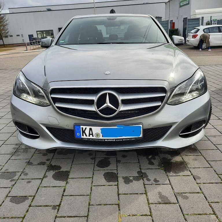 Gebraucht Mercedes E200 Avantgarde 136 PS (100 kW) 2014 Silber Limousine