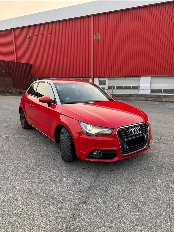 Gebraucht Audi A1 S-Line 122 PS (89 kW) 2010 Rot Kleinwagen