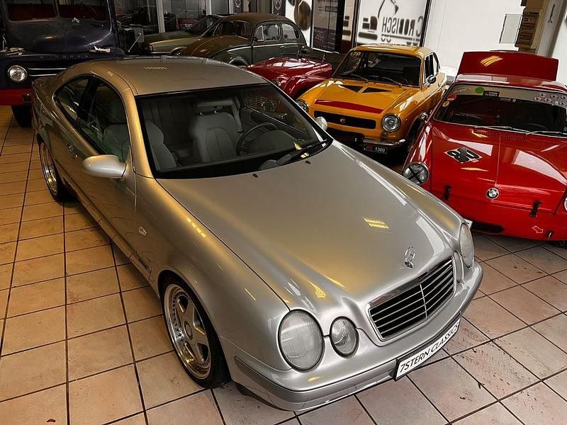 Silber Gebraucht 1999 Mercedes CLK200 Elegance Coupé | 5.300 € (Fairer Preis) - Bild 1/4