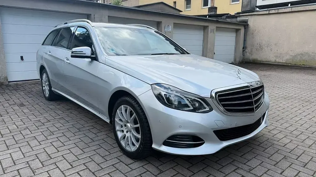 Gebraucht Mercedes E200 184 PS (135 kW) 2013 Silber Kombi