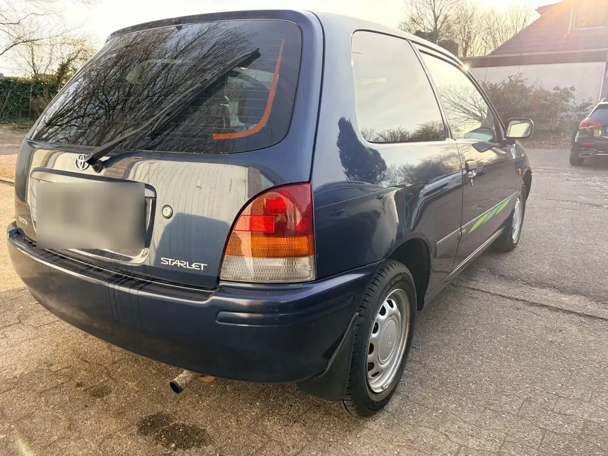 Gebraucht Toyota Starlet 75 PS (55 kW) 1996 Blau Kleinwagen