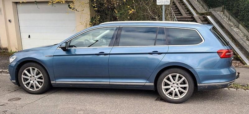 Gebraucht VW Passat 239 PS (175 kW) 2016 Blau Kombi