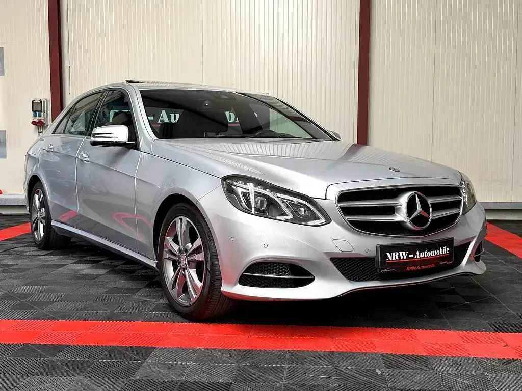 Gebraucht Mercedes E220 170 PS (125 kW) 2014 Silber Limousine