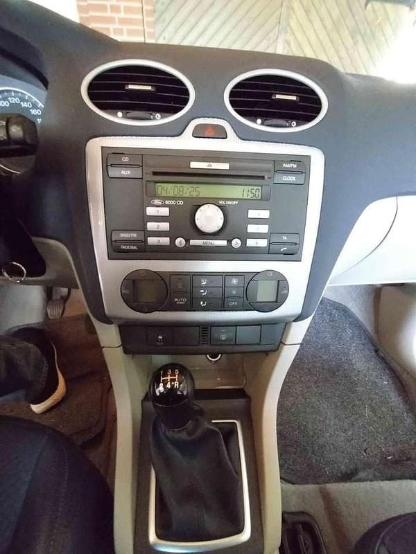 Gebraucht Ford Focus Titanium 145 PS (106 kW) 2005 Limousine