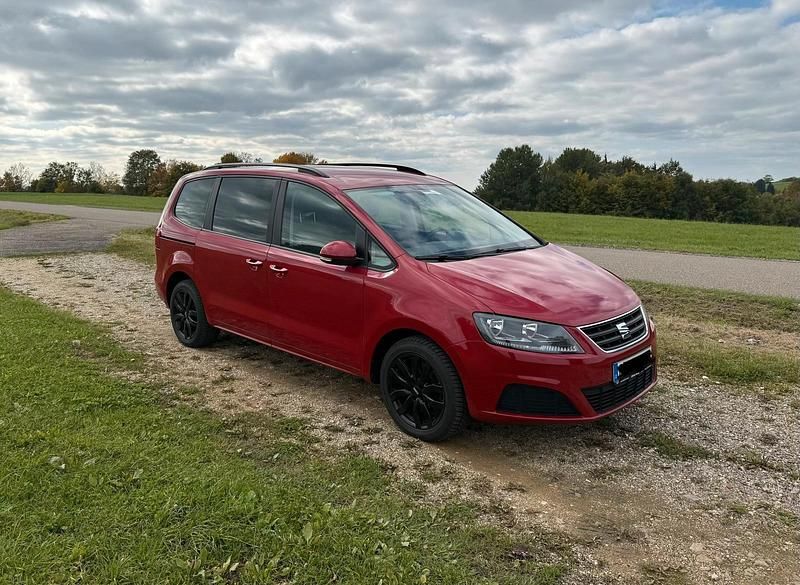 Rot Gebraucht 2016 Seat Alhambra Van / Kleinbus | 13.699 € (Superpreis) - Bild 1/4