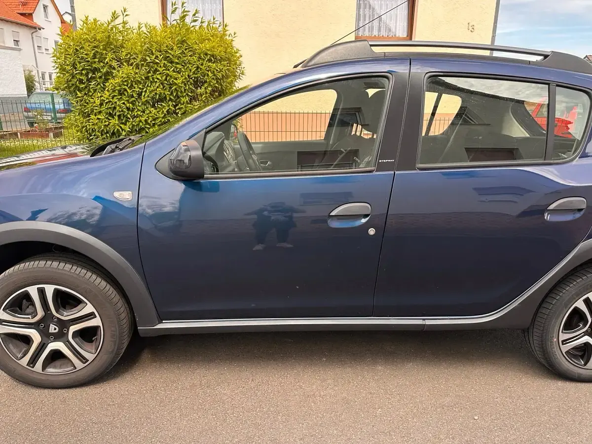 Gebraucht Dacia Sandero 90 PS (66 kW) 2018 Schwarz Kleinwagen