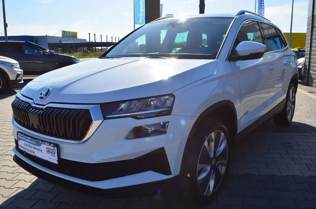 Gebraucht Skoda Karoq 150 PS (110 kW) 2025 Weiß SUV