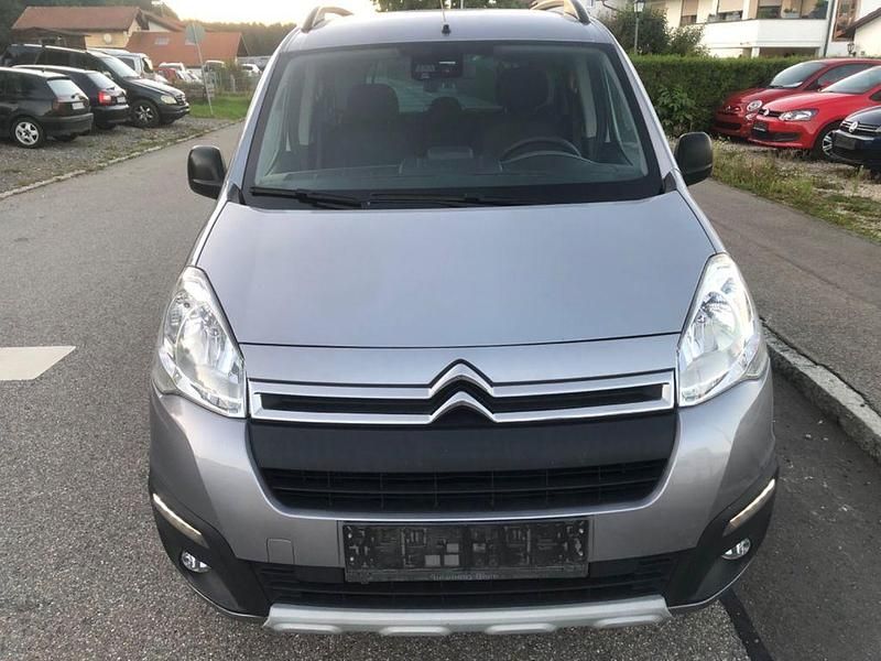 Grau Gebraucht 2018 Citroën Berlingo Van / Kleinbus | 12.800 € (Superpreis) - Bild 1/4