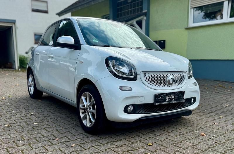 Weiß Gebraucht 2016 Smart ForFour Passion Kleinwagen | 8.200 € (Etwas zu teuer) - Bild 1/4