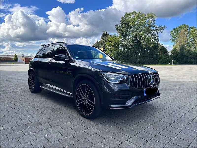 Grau Gebraucht 2020 Mercedes GLC43 AMG AMG SUV | 48.000 € (Fairer Preis) - Bild 1/4
