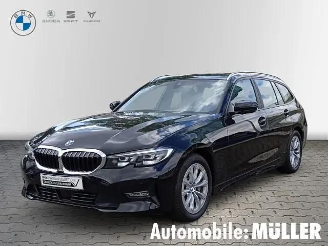 Schwarz Gebraucht 2022 BMW 330 Advantage Kombi | 33.950 € (Fairer Preis) - Bild 1/4