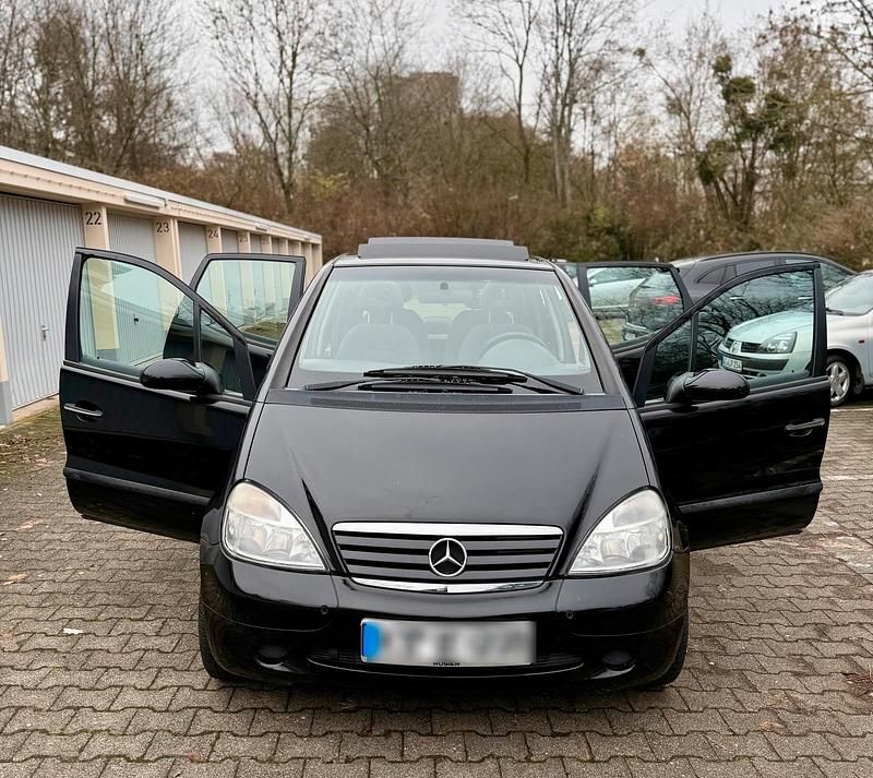 Schwarz Gebraucht 2000 Mercedes A190 Kleinwagen | 2.800 € (Fairer Preis) - Bild 1/4