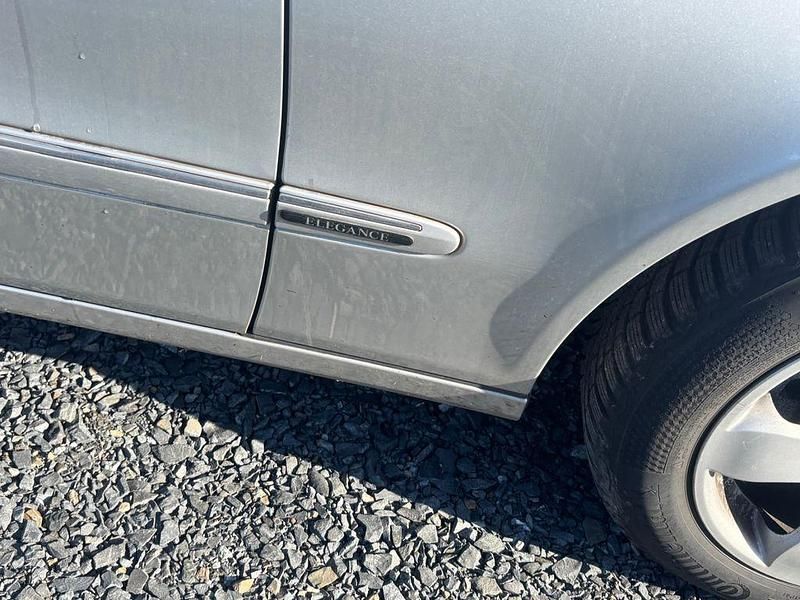 Gebraucht Mercedes E240 177 PS (130 kW) 2003 Grau Limousine