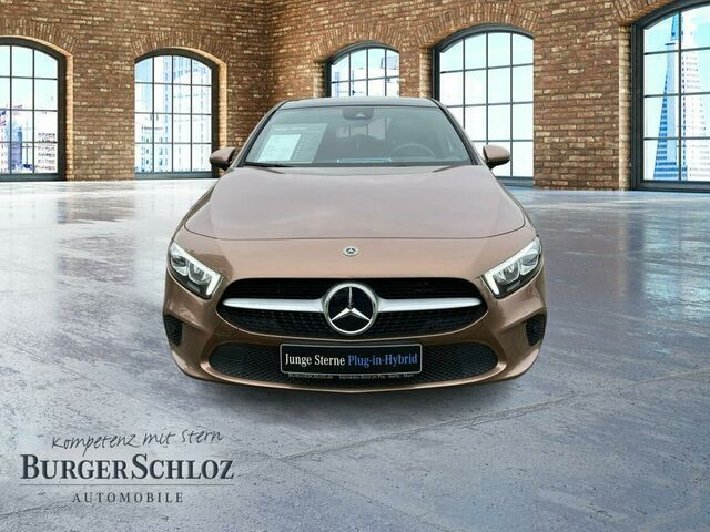 Gebraucht Mercedes A250 Style 160 PS (117 kW) 2022 Rosgold Limousine
