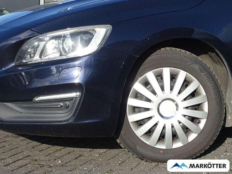 Gebraucht Volvo V60 Business Edition 150 PS (110 kW) 2016 Blau Kombi